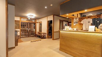 Nozawaonsen Azegamikan