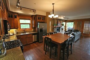 Carmel Beach Private Lodges