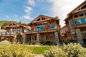 Carmel Beach Private Lodges