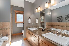 Carmel Beach Private Lodges