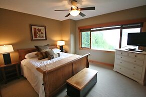 Carmel Beach Private Lodges