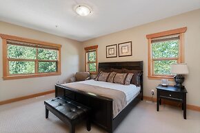 Carmel Beach Private Lodges