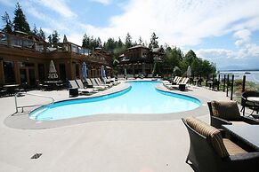 Carmel Beach Private Lodges