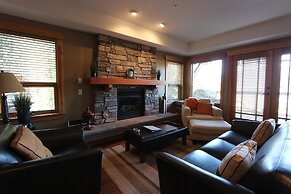 Carmel Beach Private Lodges