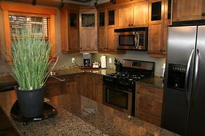 Carmel Beach Private Lodges