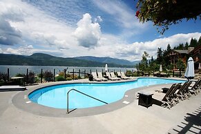 Carmel Beach Private Lodges