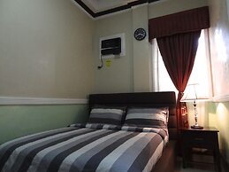 The Executive Villa Inn & Suites