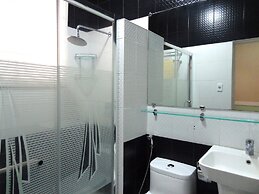 The Executive Villa Inn & Suites