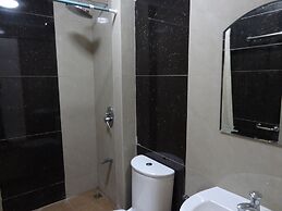 The Executive Villa Inn & Suites