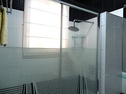 The Executive Villa Inn & Suites