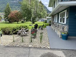 Sunny Shuswap B&B
