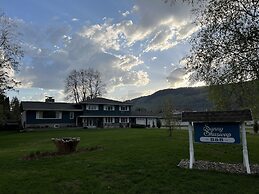 Sunny Shuswap B&B