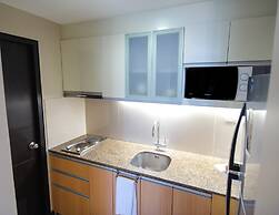 CSuites at 8 Newtown Residences