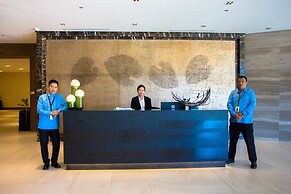 CSuites at 8 Newtown Residences