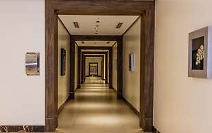 CSuites at 8 Newtown Residences