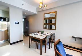 CSuites at 8 Newtown Residences