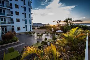 CSuites at 8 Newtown Residences