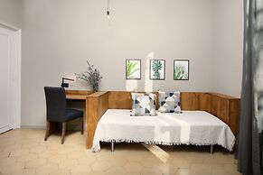 Jardinets Guest House