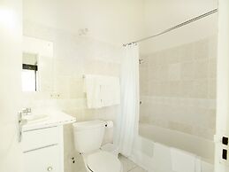 Shirley Retreat Hotel