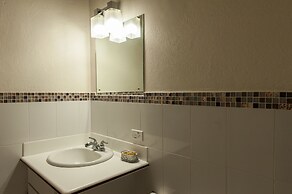 Shirley Retreat Hotel