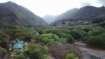 Iao Valley Inn