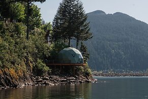 The Lodge on Harrison Lake