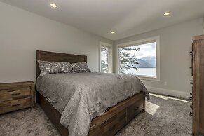 The Lodge on Harrison Lake