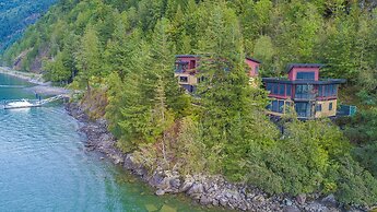 The Lodge on Harrison Lake