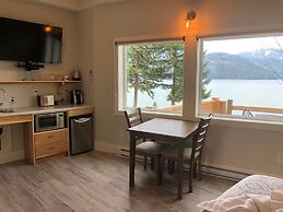 The Lodge on Harrison Lake