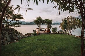 The Lodge on Harrison Lake