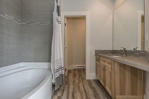 The Lodge on Harrison Lake