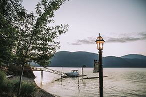 The Lodge on Harrison Lake