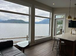 The Lodge on Harrison Lake