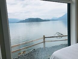 The Lodge on Harrison Lake