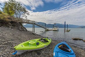 The Lodge on Harrison Lake