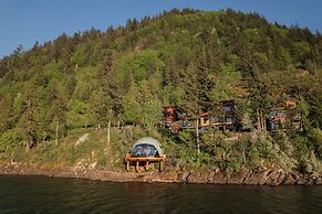 The Lodge on Harrison Lake