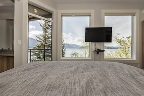 The Lodge on Harrison Lake