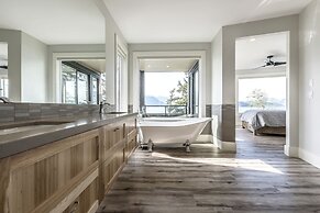 The Lodge on Harrison Lake