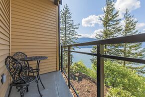 The Lodge on Harrison Lake