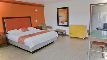 Norwalk Inn & Suites