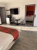 Norwalk Inn & Suites