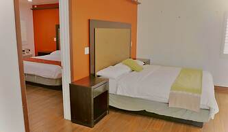 Norwalk Inn & Suites