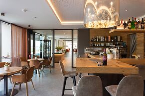 The Lodge Hotel