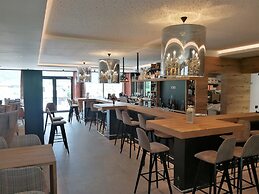 The Lodge Hotel
