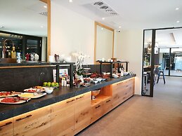 The Lodge Hotel