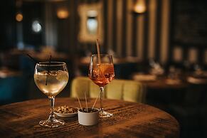 Hall Farm Hotel & Restaurant