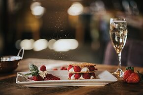 Hall Farm Hotel & Restaurant