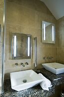 Hall Farm Hotel & Restaurant