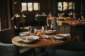 Hall Farm Hotel & Restaurant