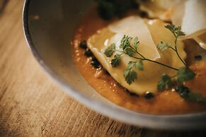 Hall Farm Hotel & Restaurant